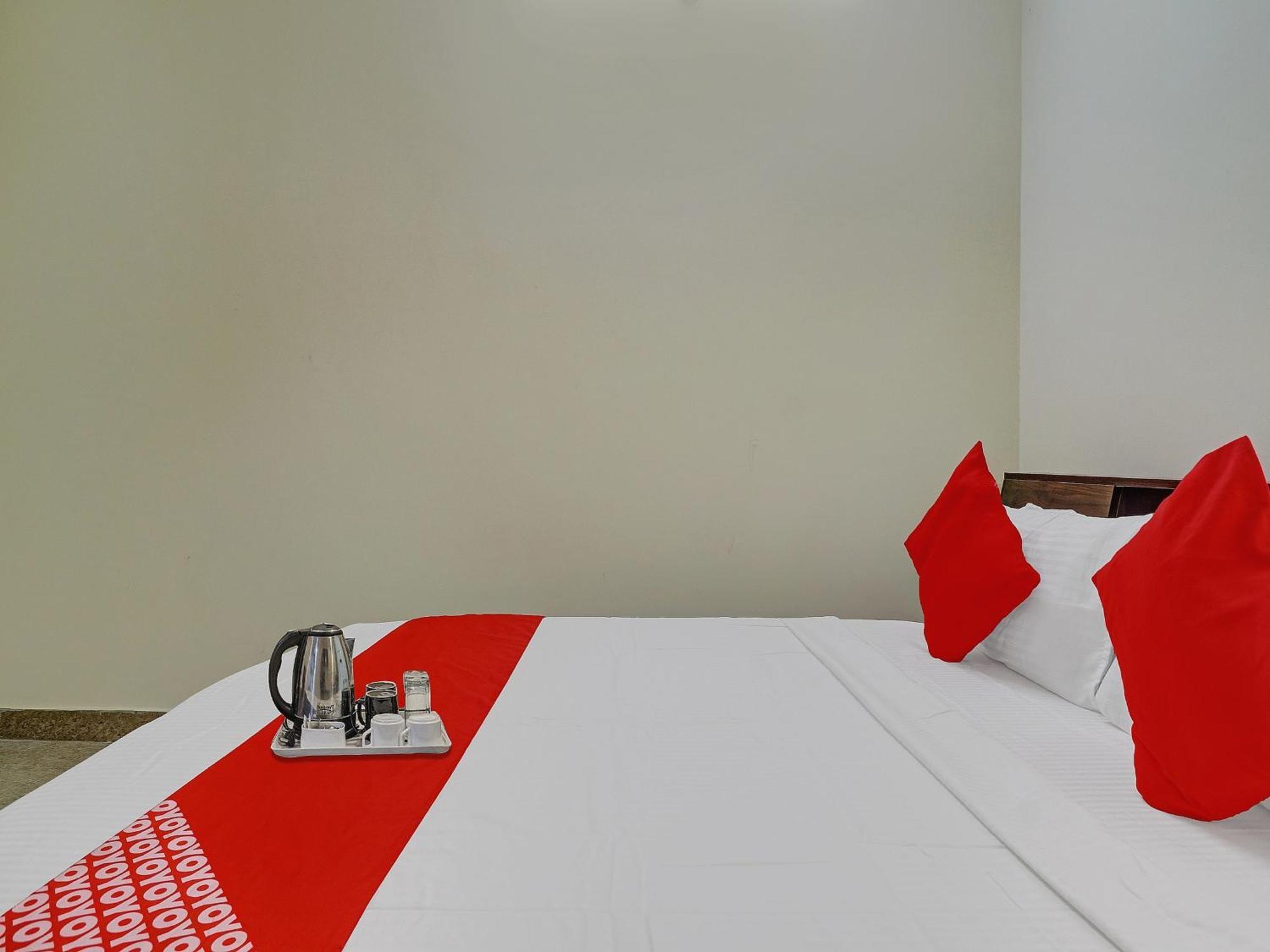 Hotel O S V Residency Kajaguda Near Gachibowli ไฮเดอราบัด ภายนอก รูปภาพ