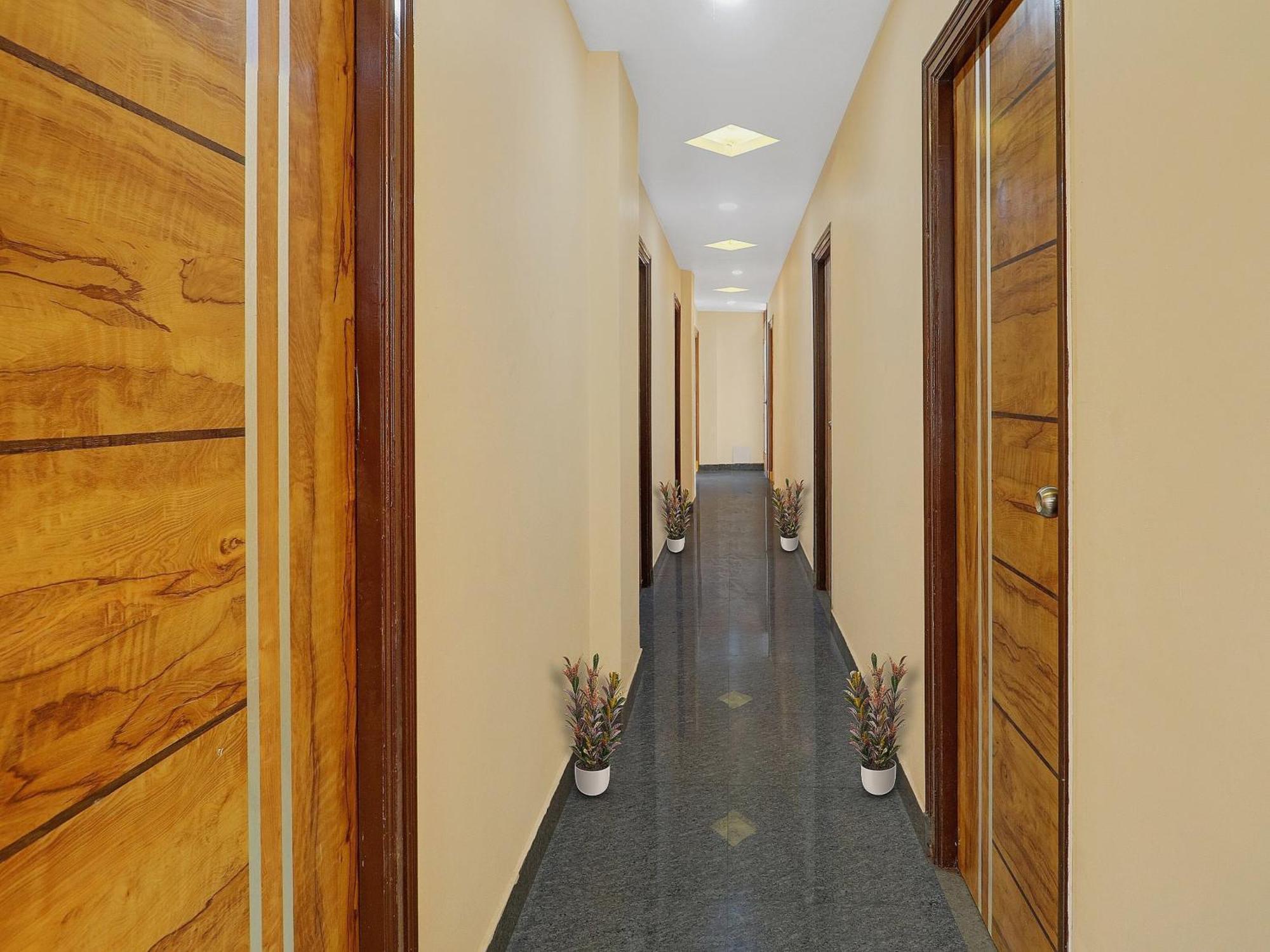 Hotel O S V Residency Kajaguda Near Gachibowli ไฮเดอราบัด ภายนอก รูปภาพ