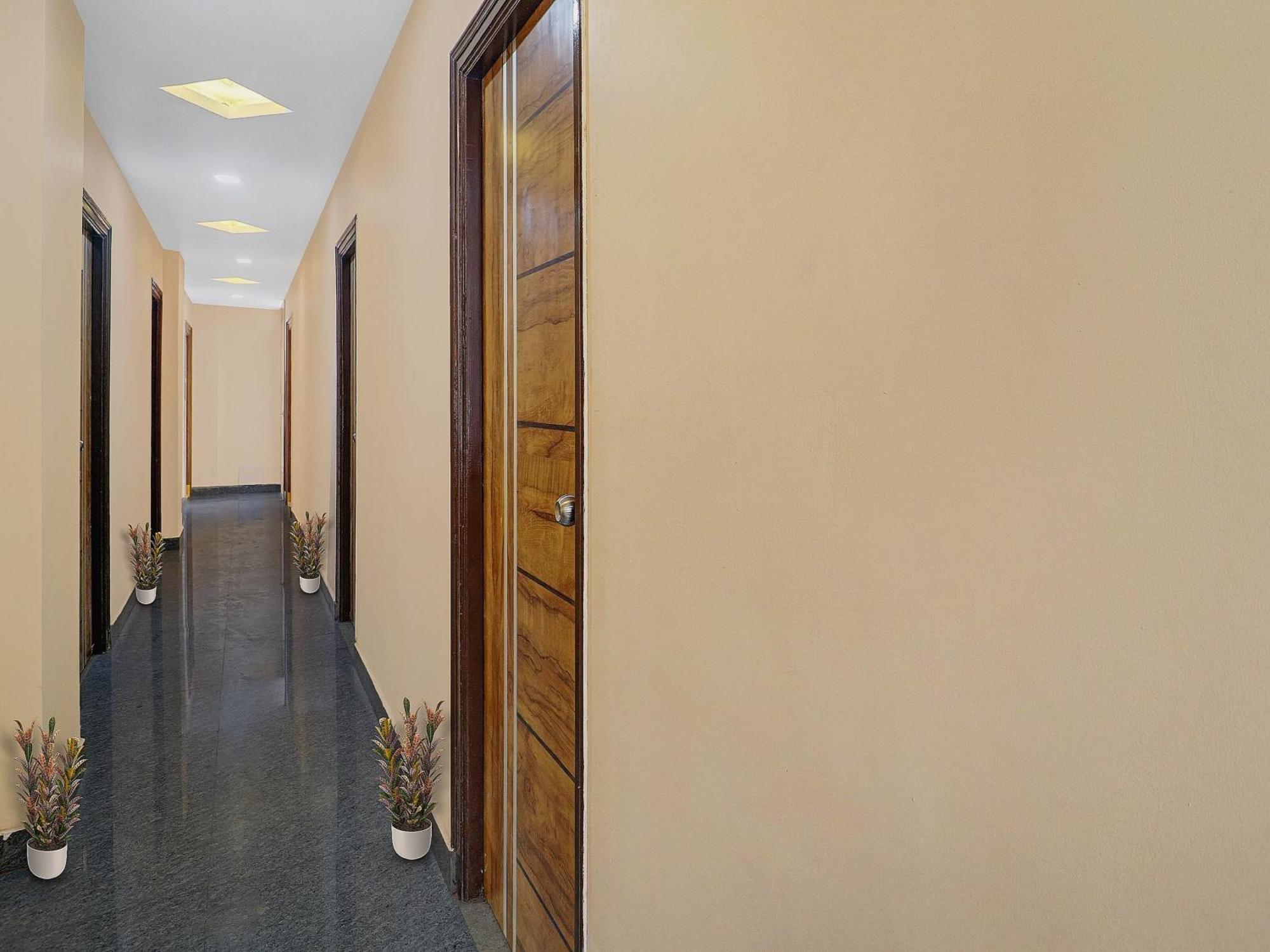 Hotel O S V Residency Kajaguda Near Gachibowli ไฮเดอราบัด ภายนอก รูปภาพ
